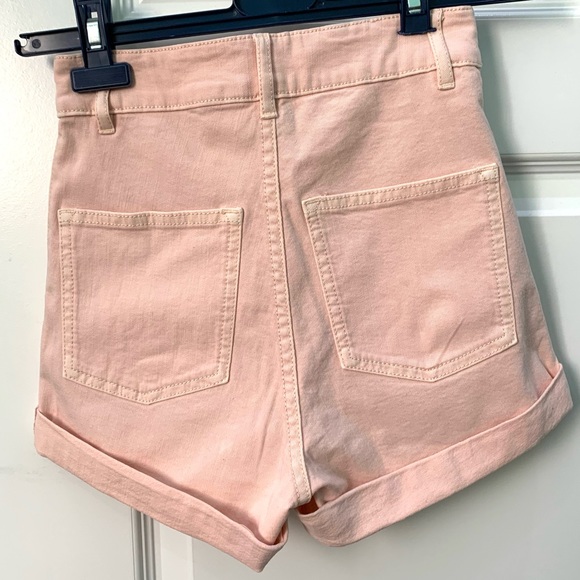 H&M Pastel Pink High-Waisted Shorts - Picture 2 of 3